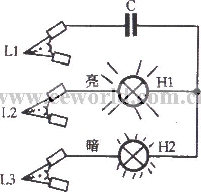 Phase sequence indicator circuit made with incandescent lamp and capacitor